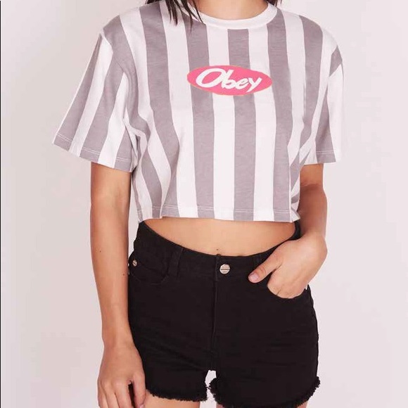 2/$25🤩🤩Obey Cropped Tshirt - Picture 4 of 4
